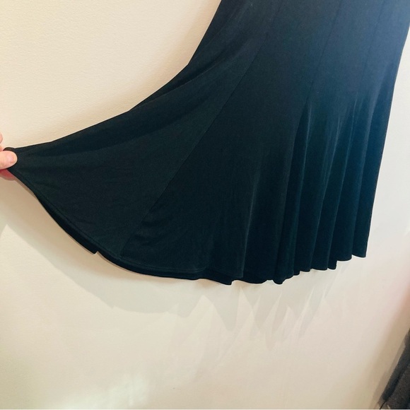 CHICO’S TRAVELLERS Sz 1 Slinky Packable No Wrinkle Trumpet Elastic Waist Skirt - Picture 2 of 6